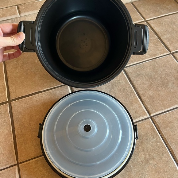 Pampered Chef Kitchen Pampered Chef Rice Cooker With Lid Black 3
